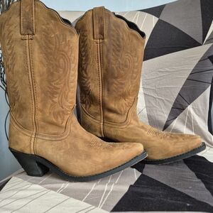 Elegant Tan Leather Heeled Boots